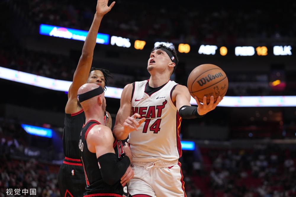 76人施压 76人施压